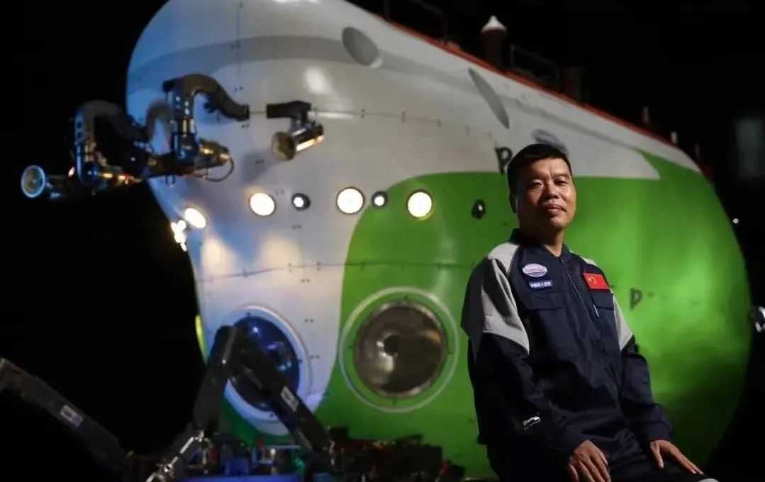 带着调研上两会 | 胡震：推进科技创新，贡献更多智慧