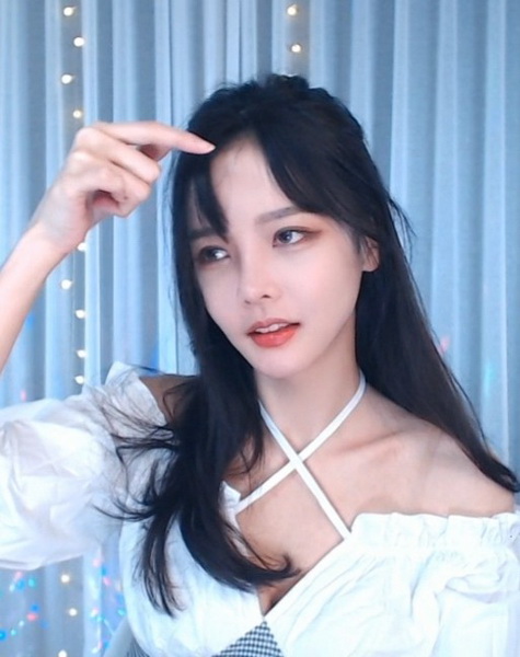 {ewin9娛樂}(果冻传媒2021精品贰佰)