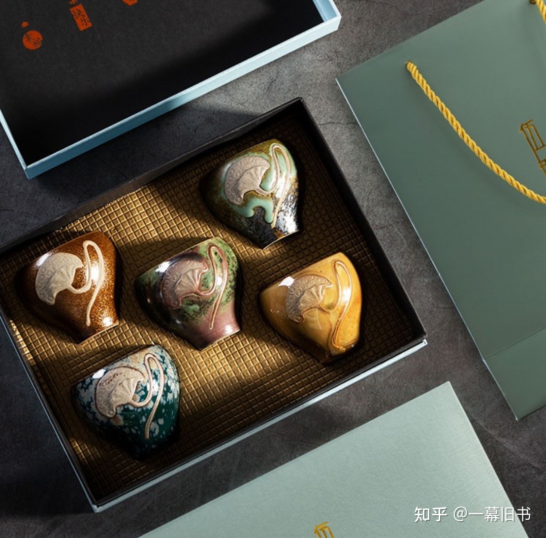 {六合彩}(实用不贵的小礼品20元左右)