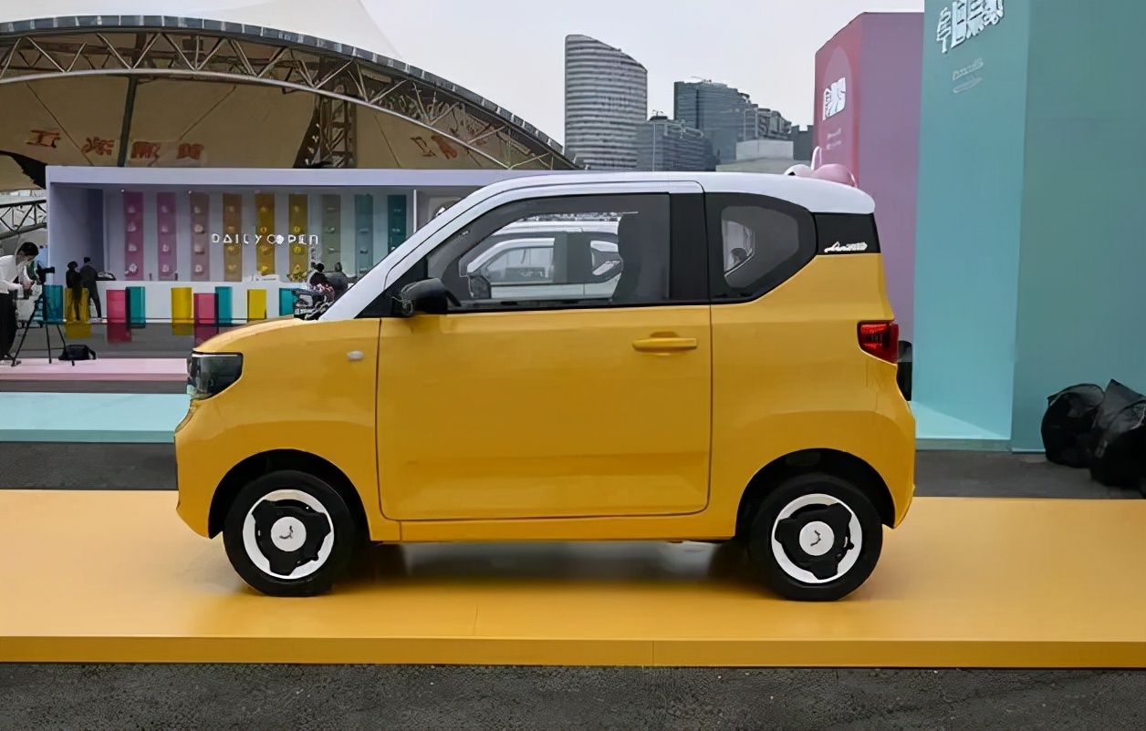 {21點}(五菱宏光mini油电混合2021新款报价)