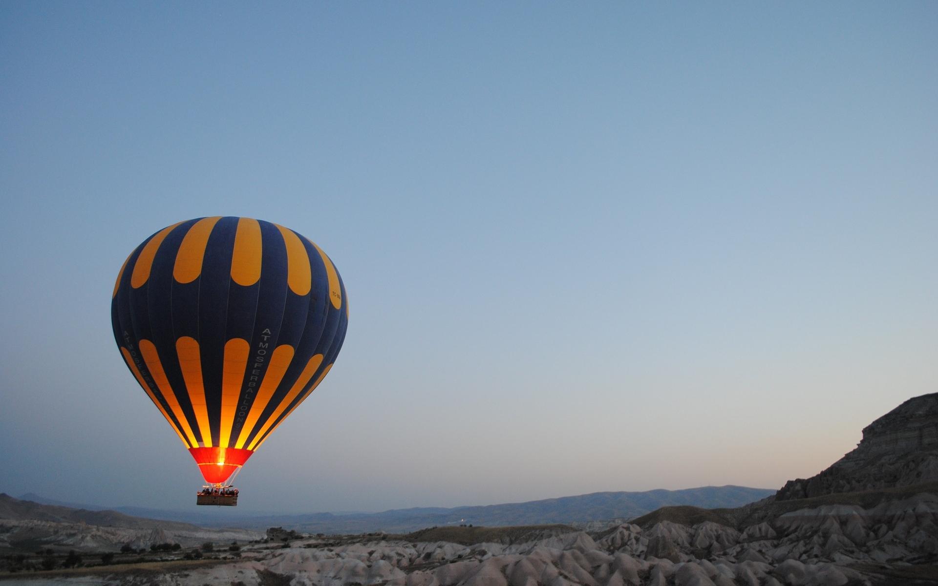 {線上賭場}(热气球飞起来的原理是什么)