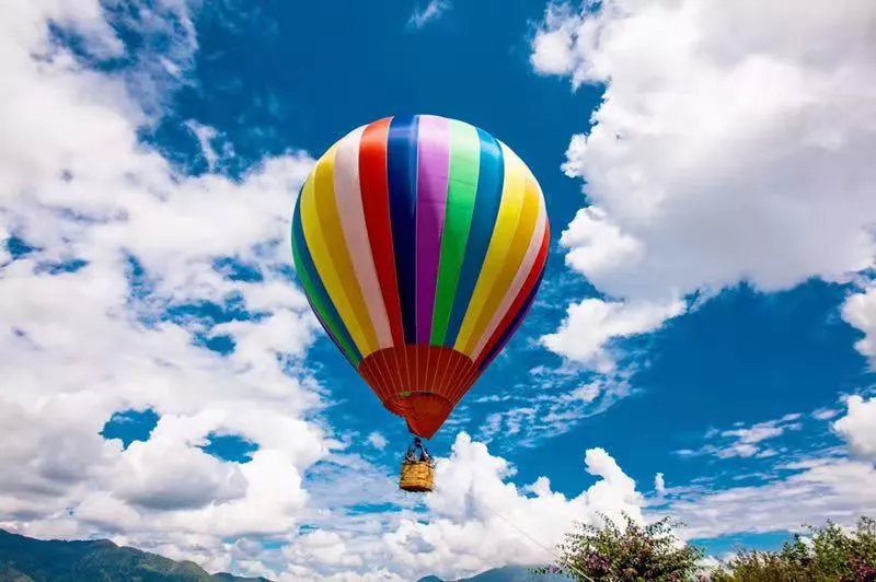 {百家樂}(坐热气球危险吗?)